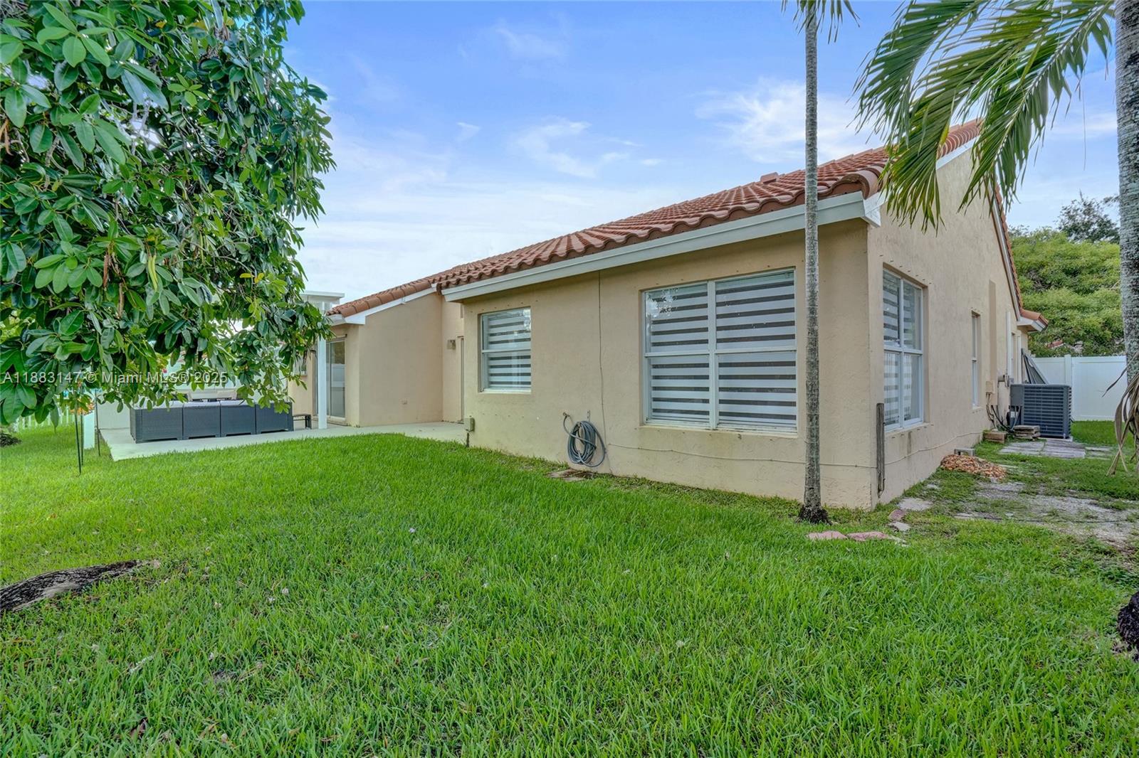 FLAMINGO ESTATES - Residential Lease