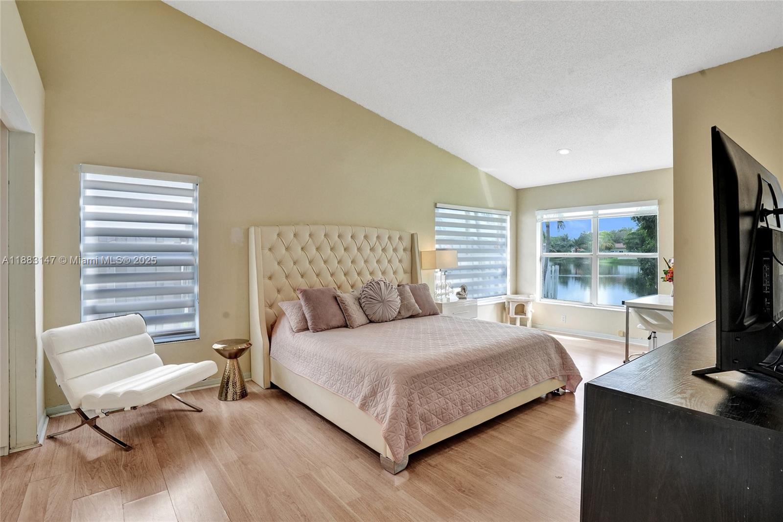 FLAMINGO ESTATES - Residential Lease