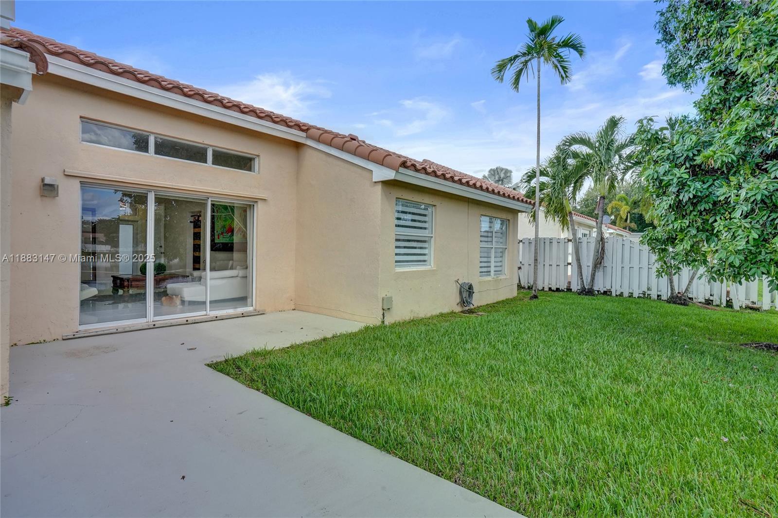FLAMINGO ESTATES - Residential Lease