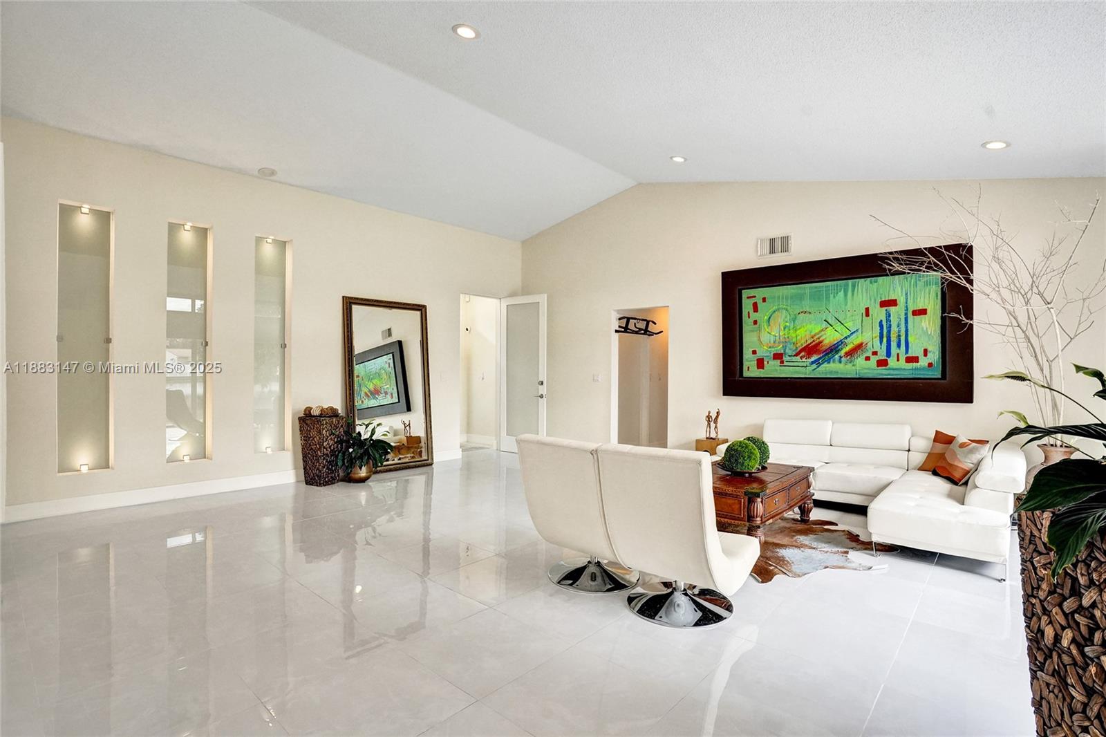 FLAMINGO ESTATES - Residential Lease