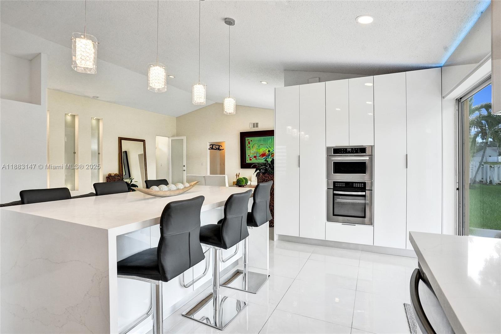 FLAMINGO ESTATES - Residential Lease