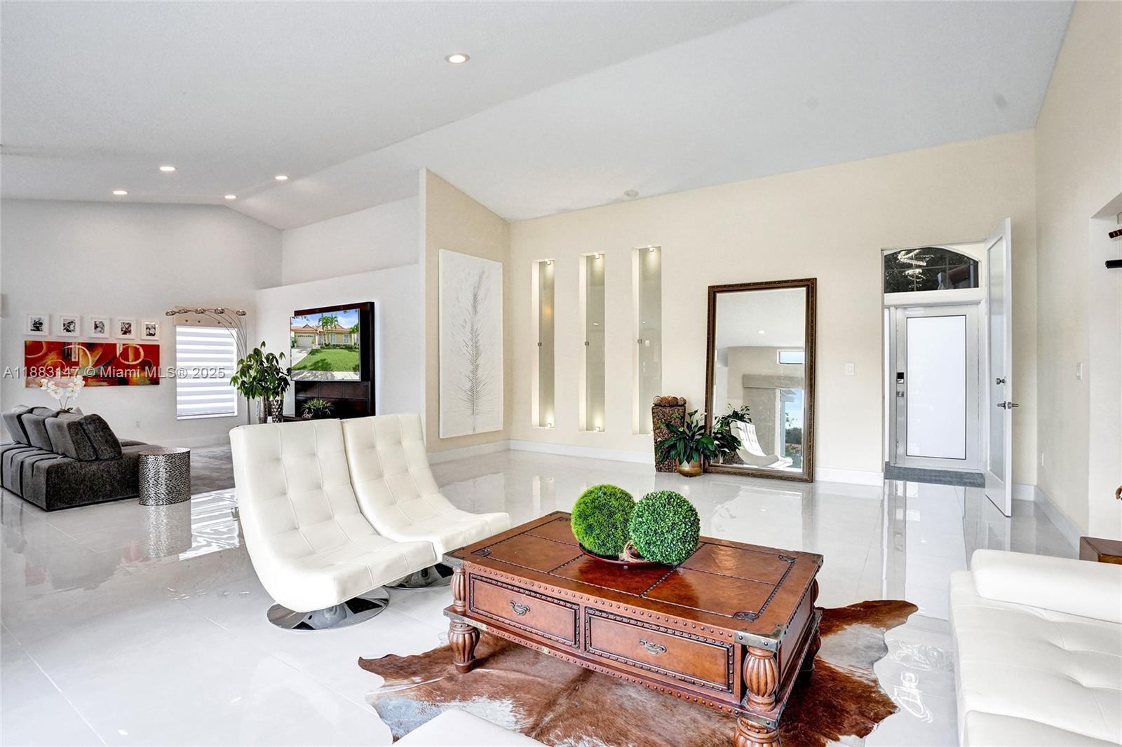 FLAMINGO ESTATES - Residential Lease