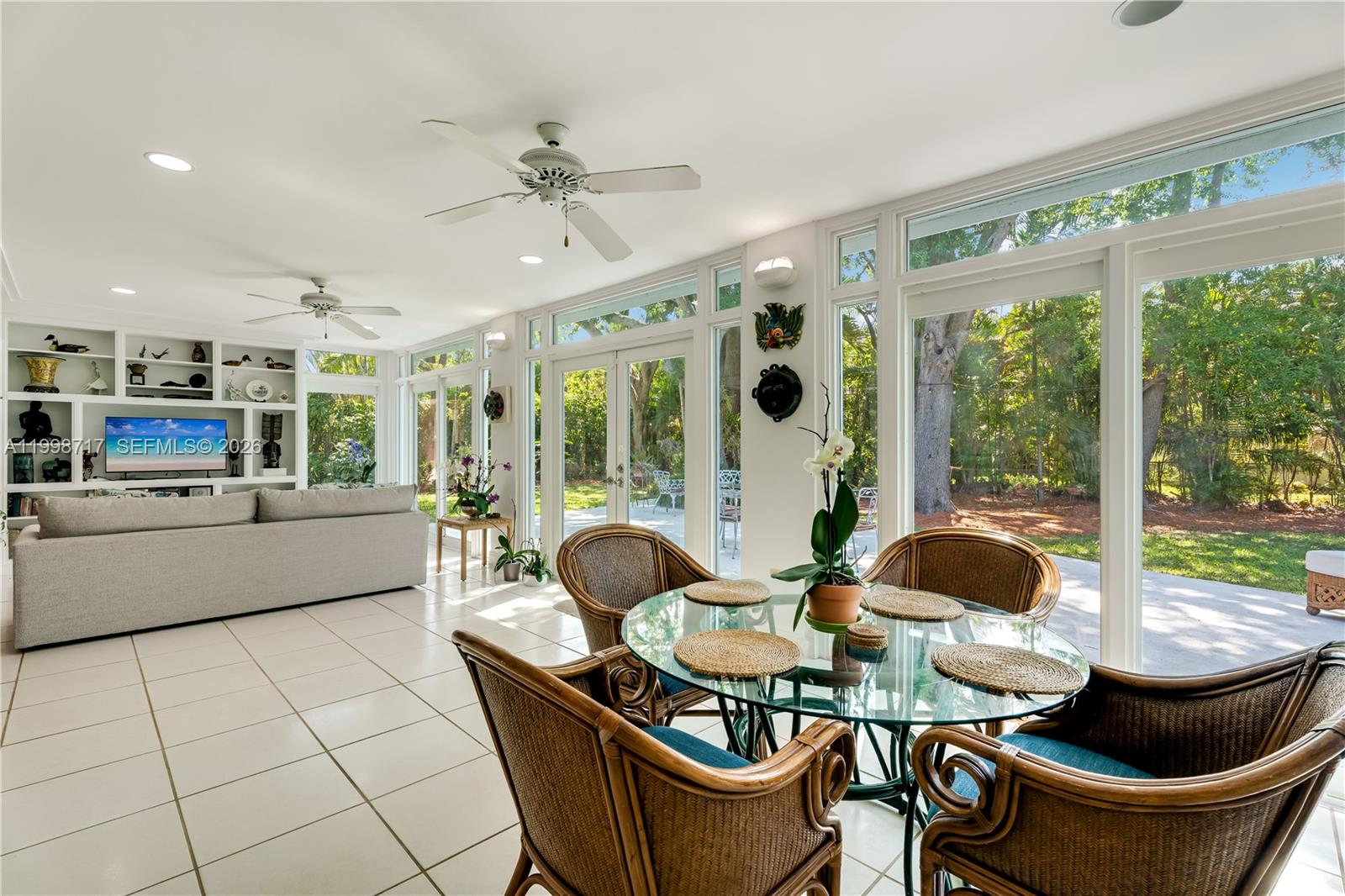 PATRICIA MANOR - Residential