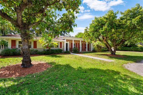 Photo of 9830 SW 69th Ave, Pinecrest, FL 33156 (MLS # A11998717)