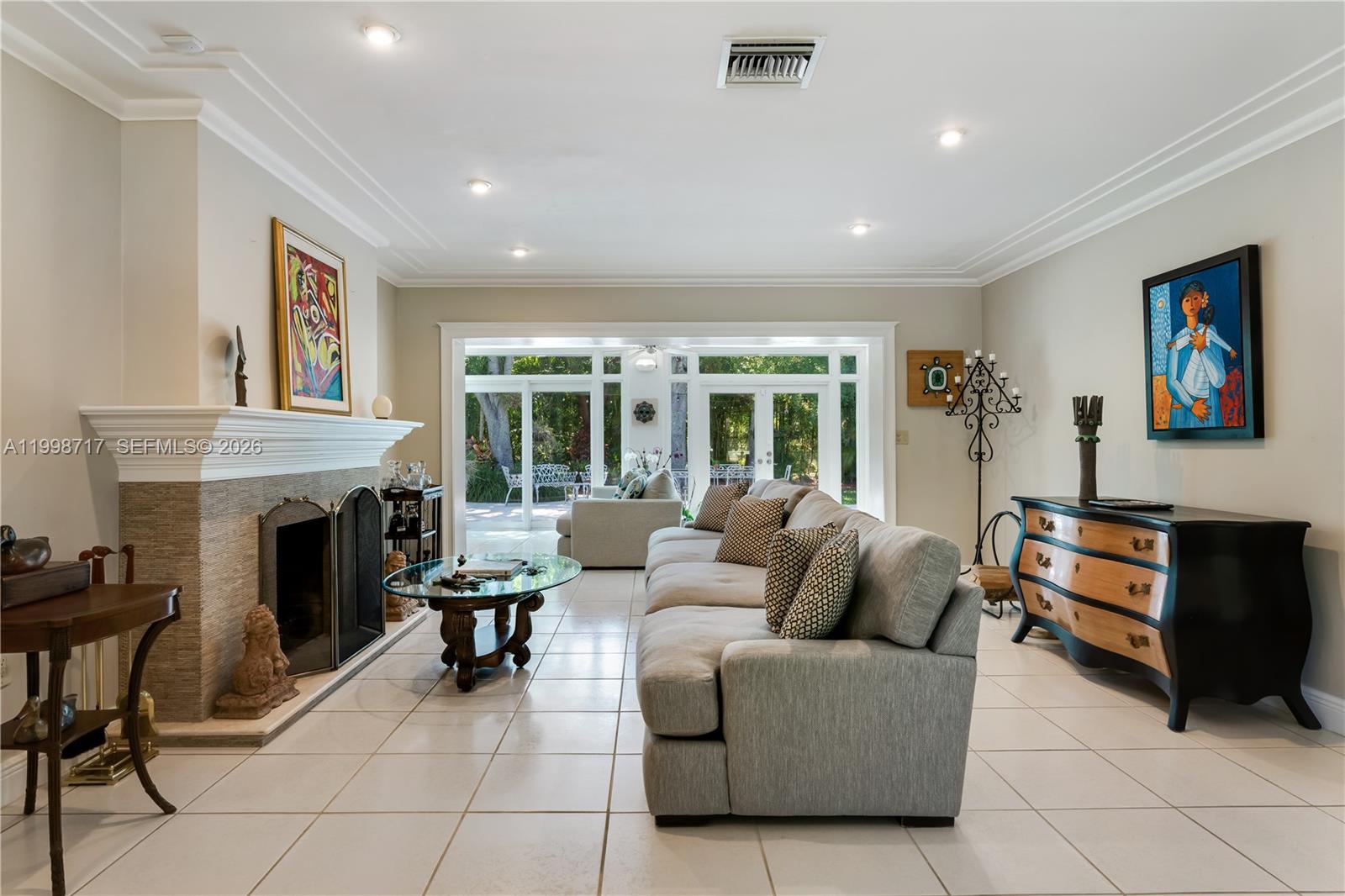 PATRICIA MANOR - Residential