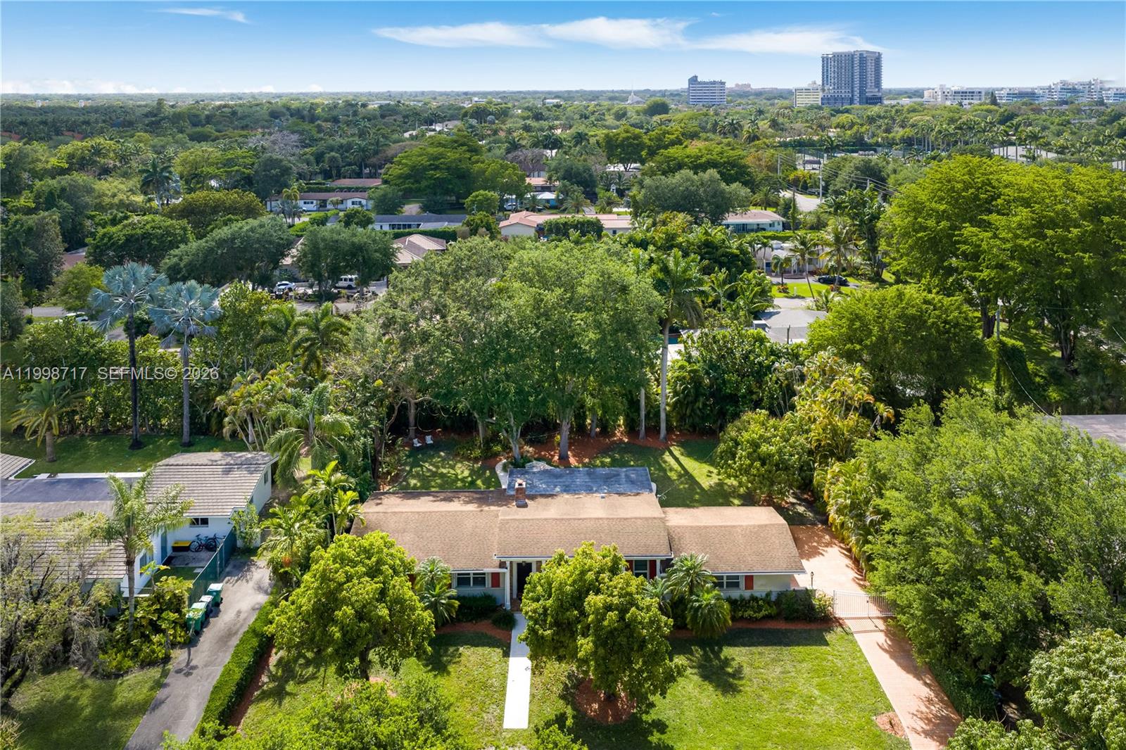 PATRICIA MANOR - Residential