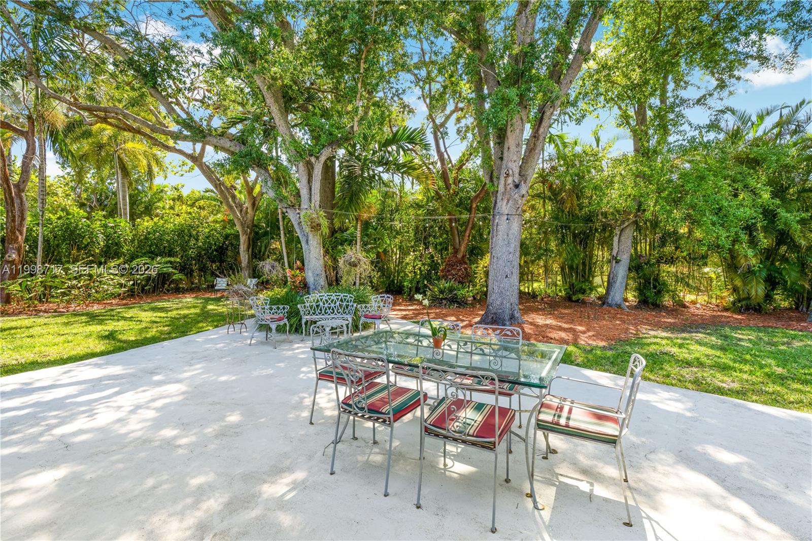 PATRICIA MANOR - Residential