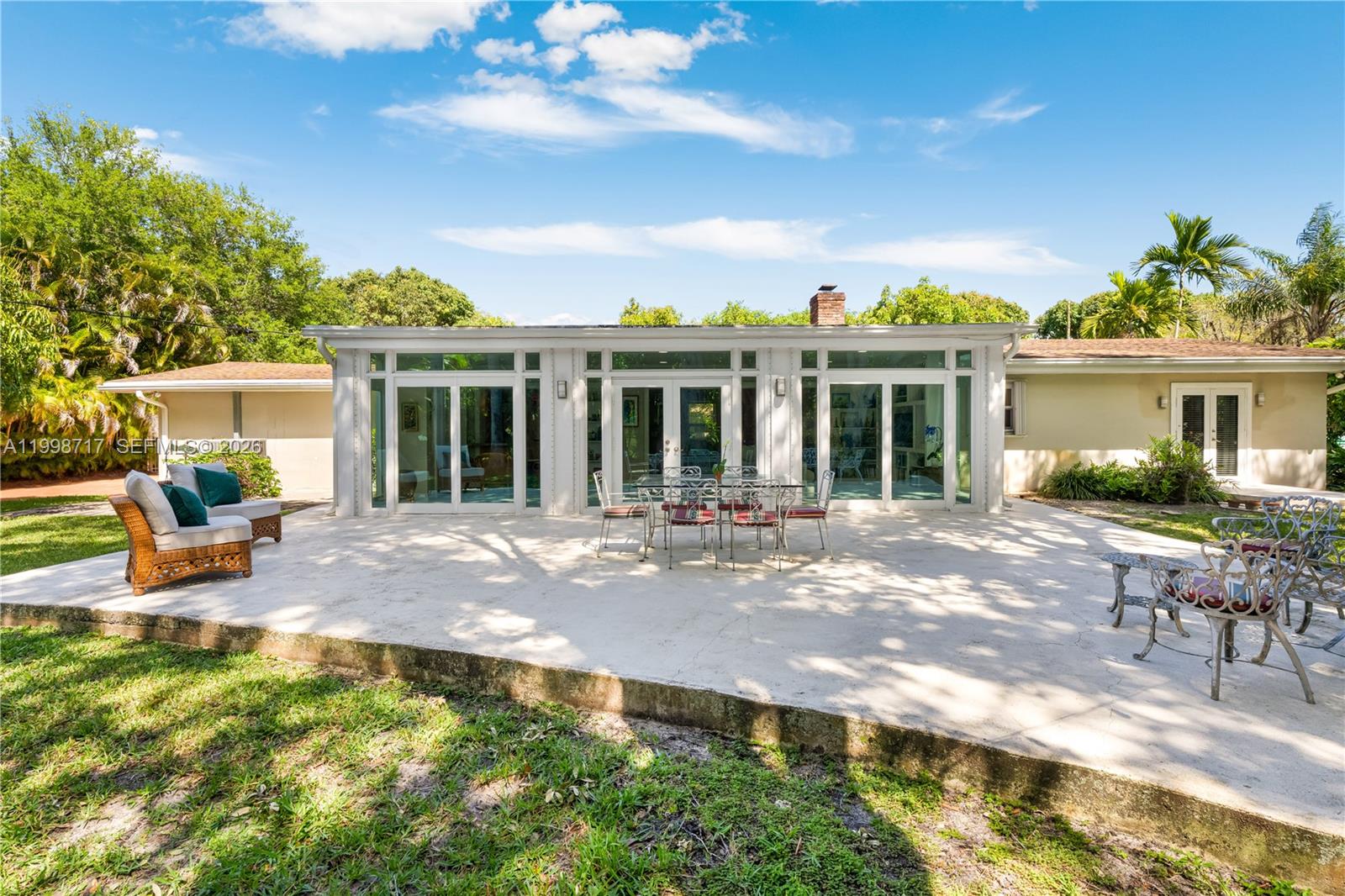 PATRICIA MANOR - Residential