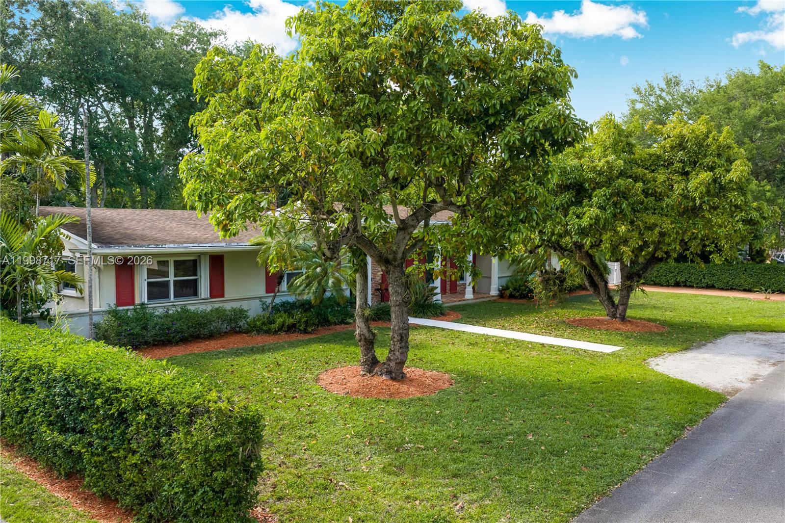 PATRICIA MANOR - Residential