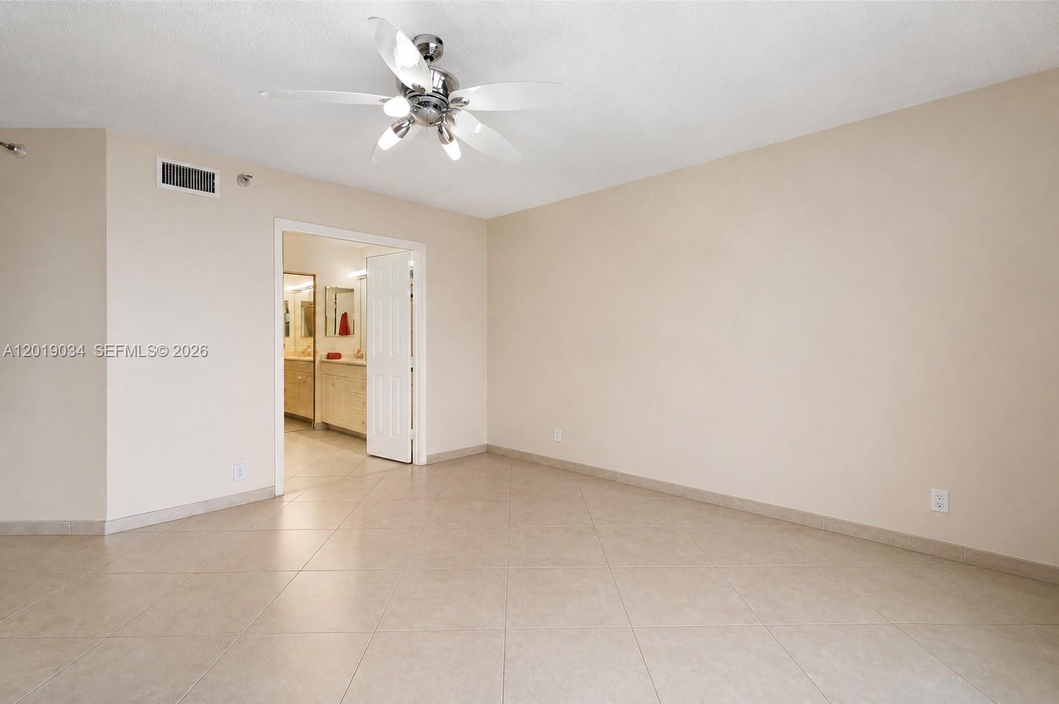MYSTIC POINTE TOWER 500 C - Residential