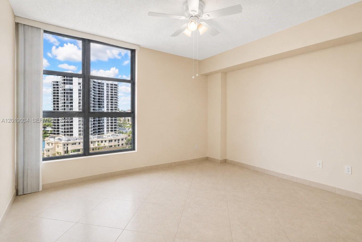MYSTIC POINTE TOWER 500 C - Residential