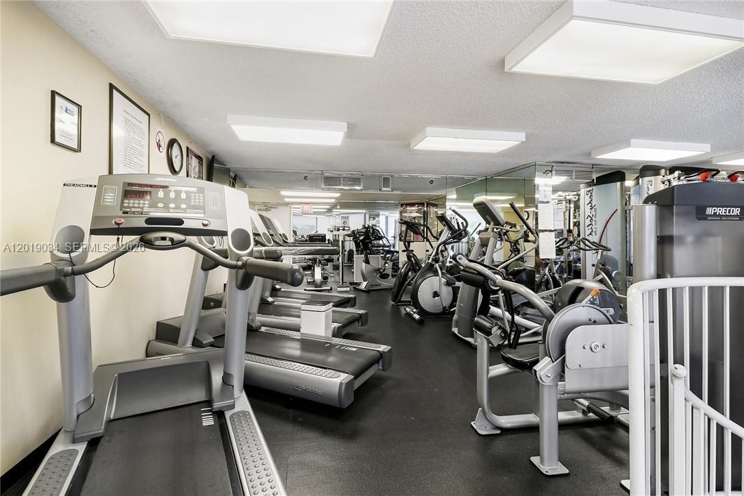 MYSTIC POINTE TOWER 500 C - Residential