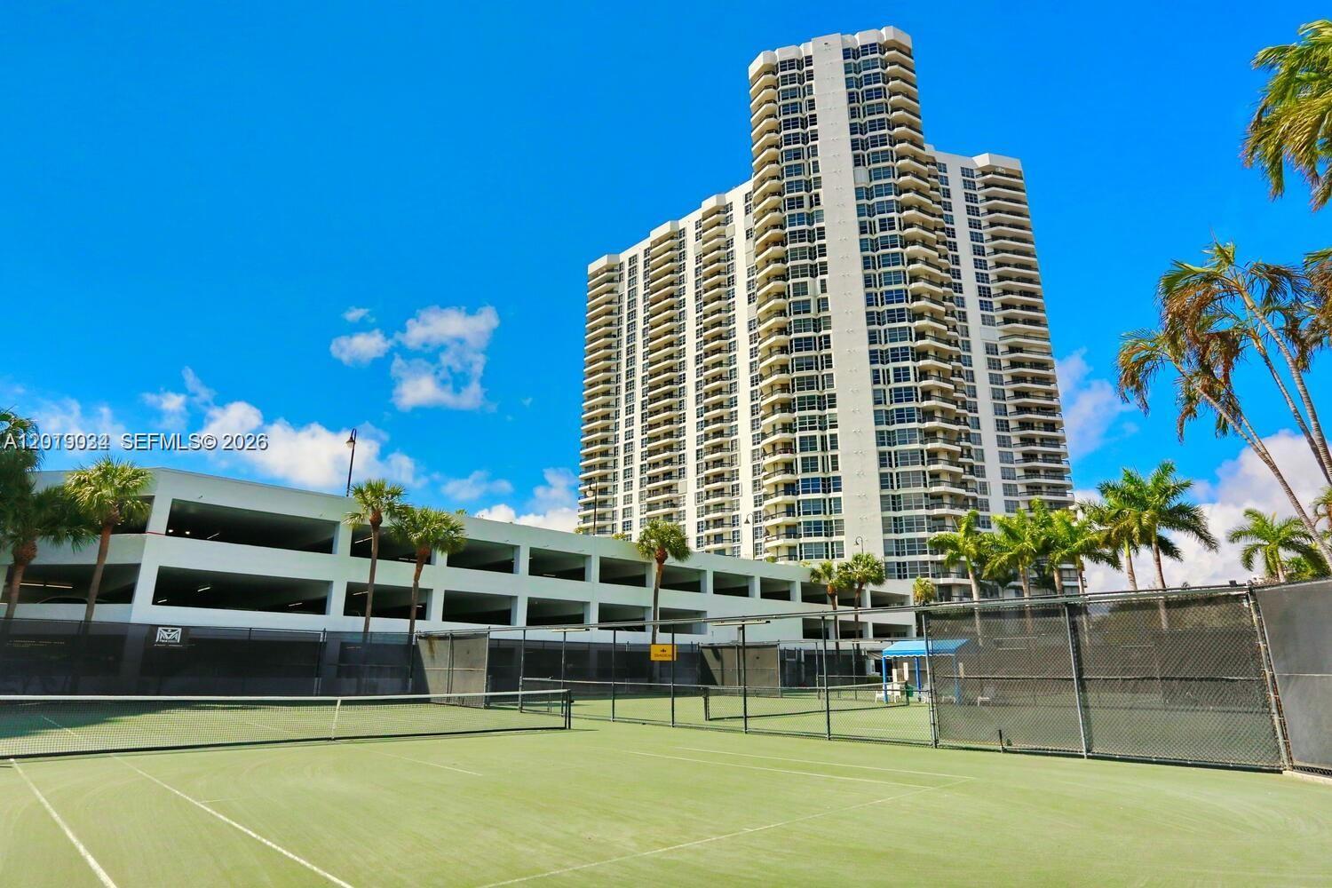 MYSTIC POINTE TOWER 500 C - Residential