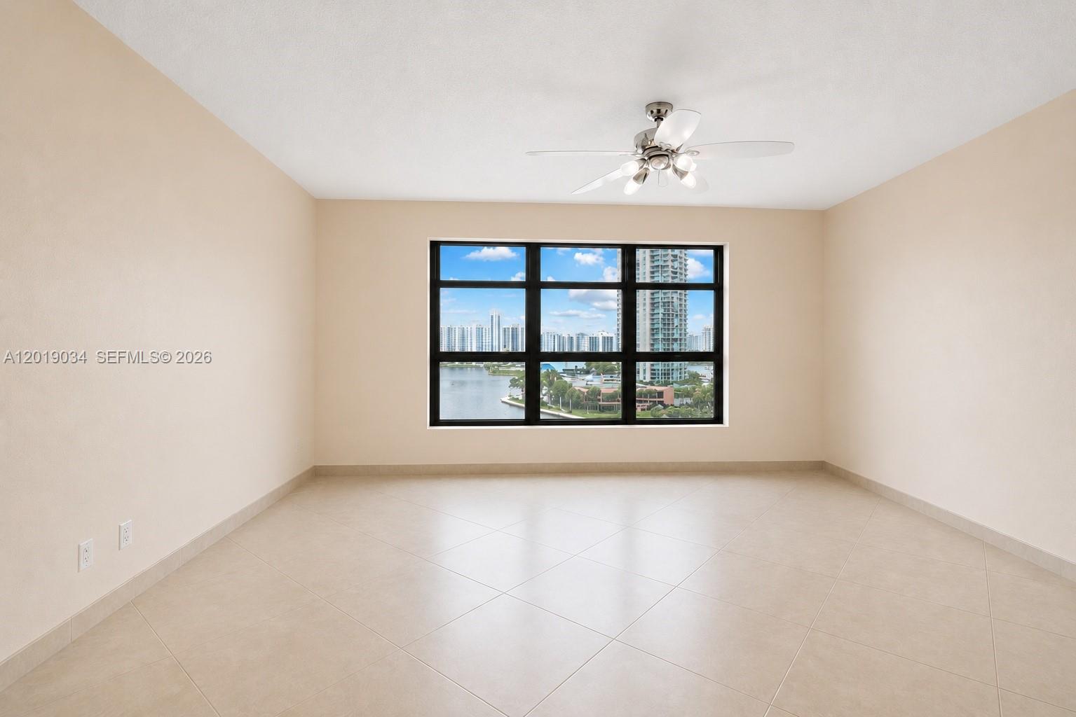 MYSTIC POINTE TOWER 500 C - Residential