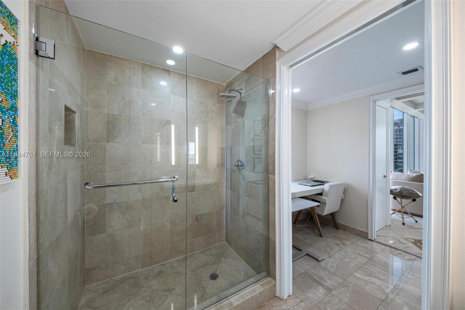 THE TOWER RESIDENCES COND - Residential