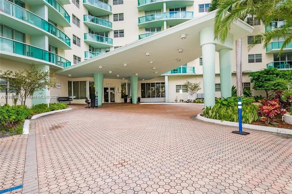 TIDES ON HOLLYWOOD BEACH - Residential