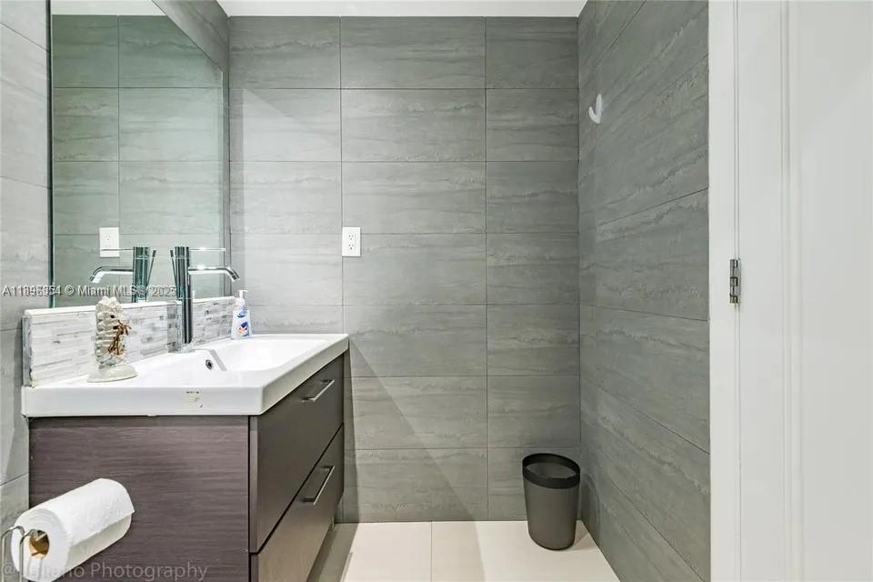TIDES ON HOLLYWOOD BEACH - Residential