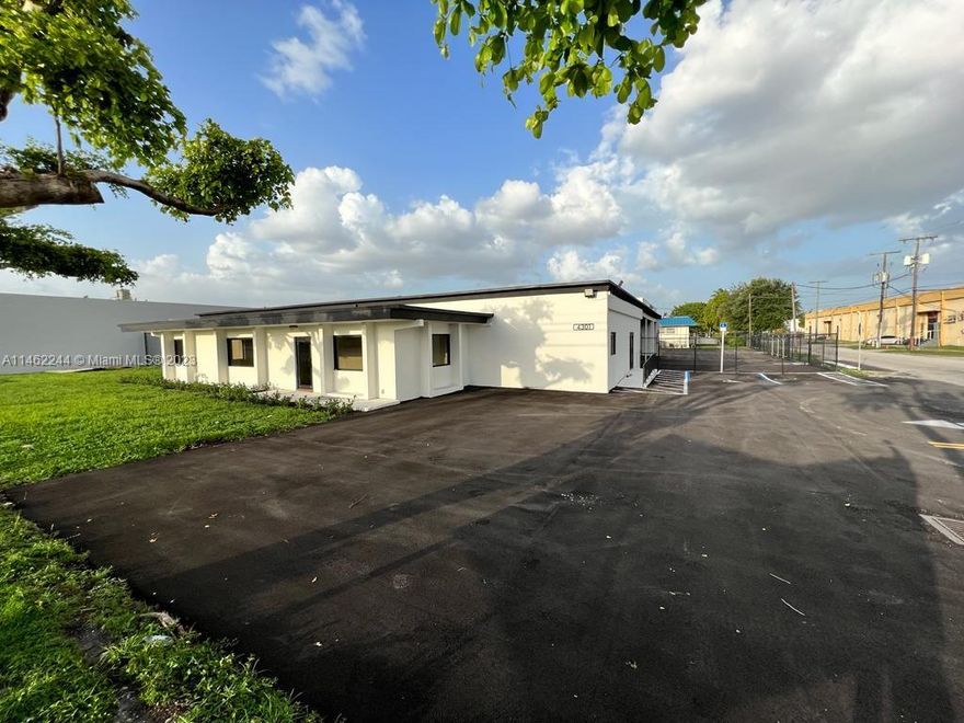 Fronting Milam Dairy Road! Over 42,000 cars daily! Completely Remodeled, New Impact Windows, New Roof, New Floor, New Bathrooms, New Asphalt/Parking, New Fence! Ideal for showroom or Office Use, boasting a spacious Parking Area! Property Fenced In! Many Uses!