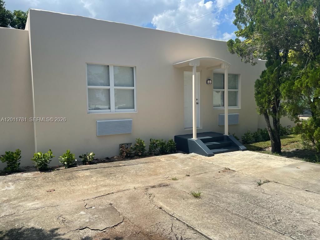 Photo of 5800 Taylor St, Hollywood, FL 33021 (MLS # A12011781)