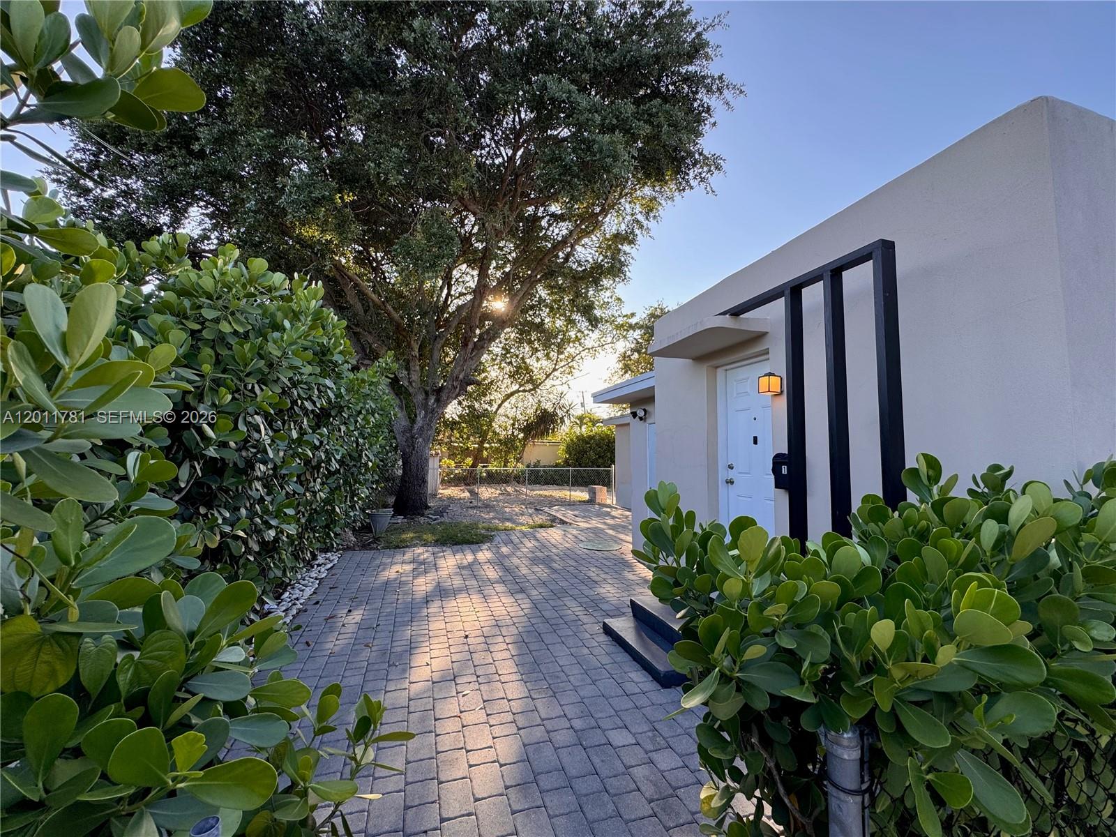 HOLLYWOOD BEACH GARDENS - Residential Income