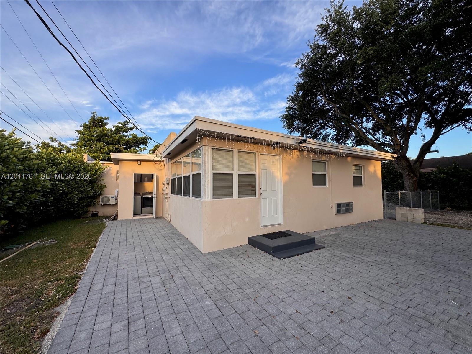 HOLLYWOOD BEACH GARDENS - Residential Income
