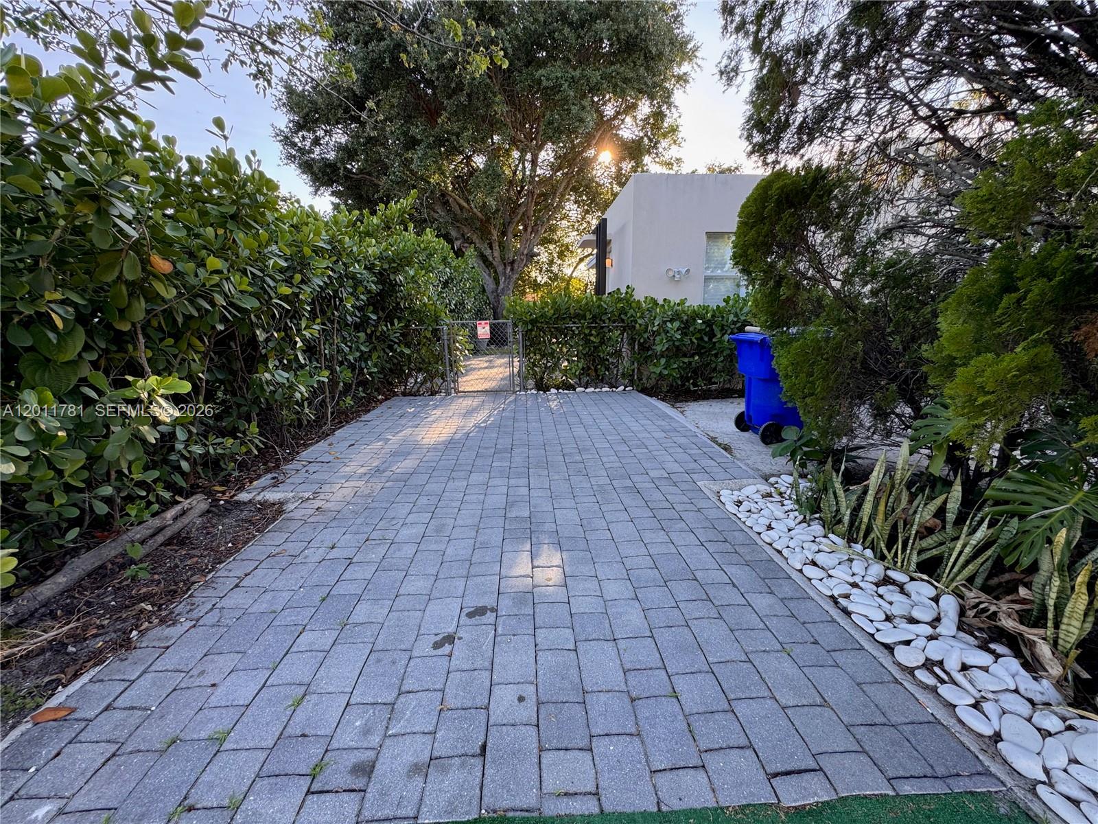 HOLLYWOOD BEACH GARDENS - Residential Income