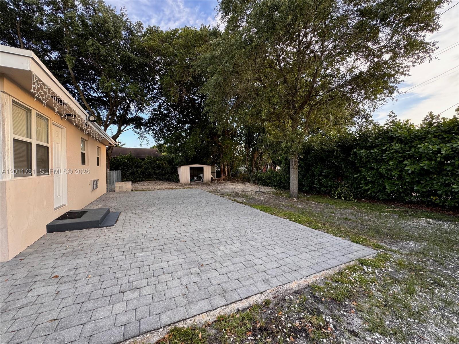 HOLLYWOOD BEACH GARDENS - Residential Income