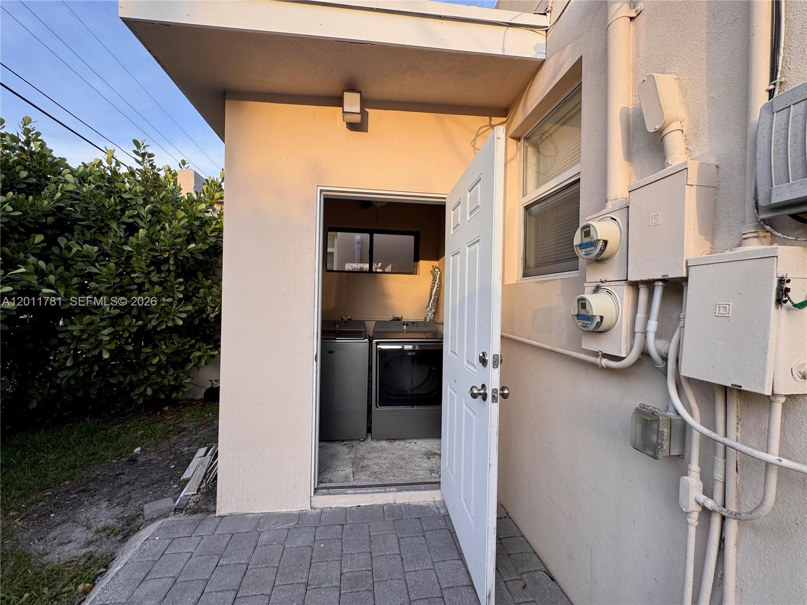 HOLLYWOOD BEACH GARDENS - Residential Income