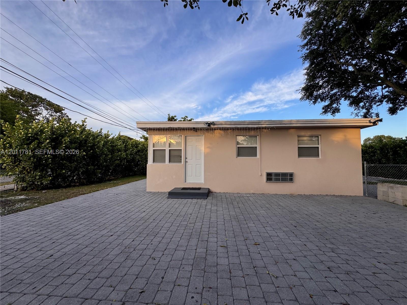 HOLLYWOOD BEACH GARDENS - Residential Income