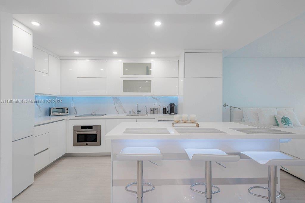 RONEY PALACE CONDO - Residential Lease