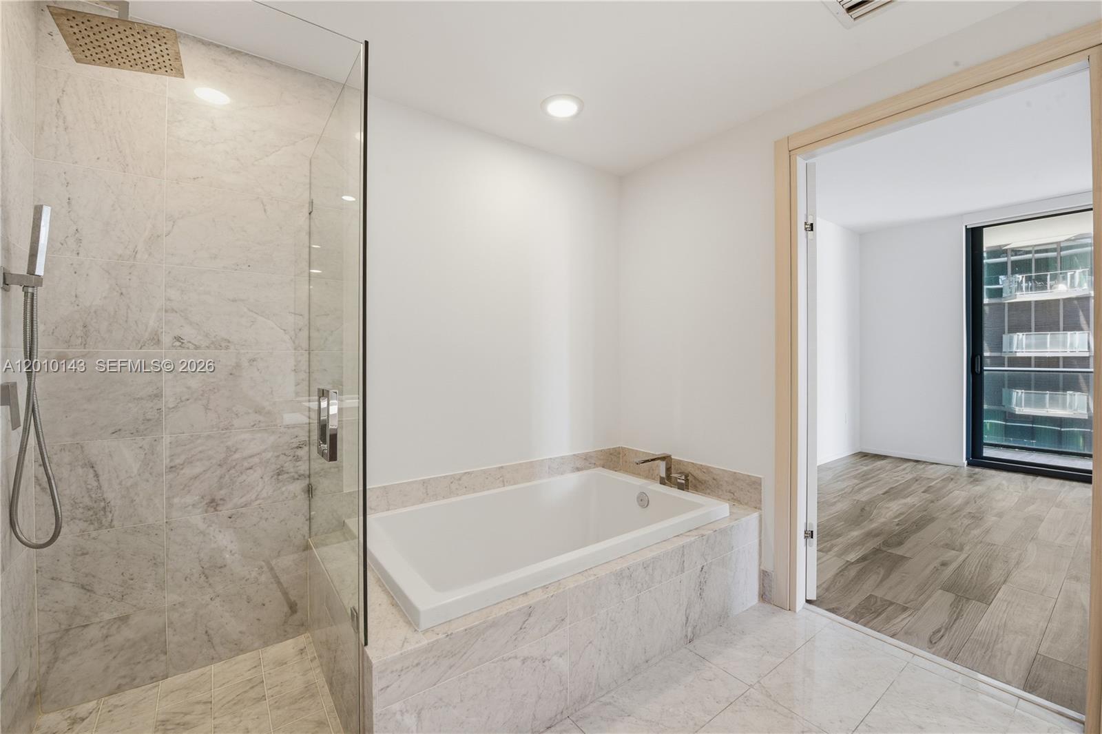 801 SMA RESIDENCES CONDO - Residential