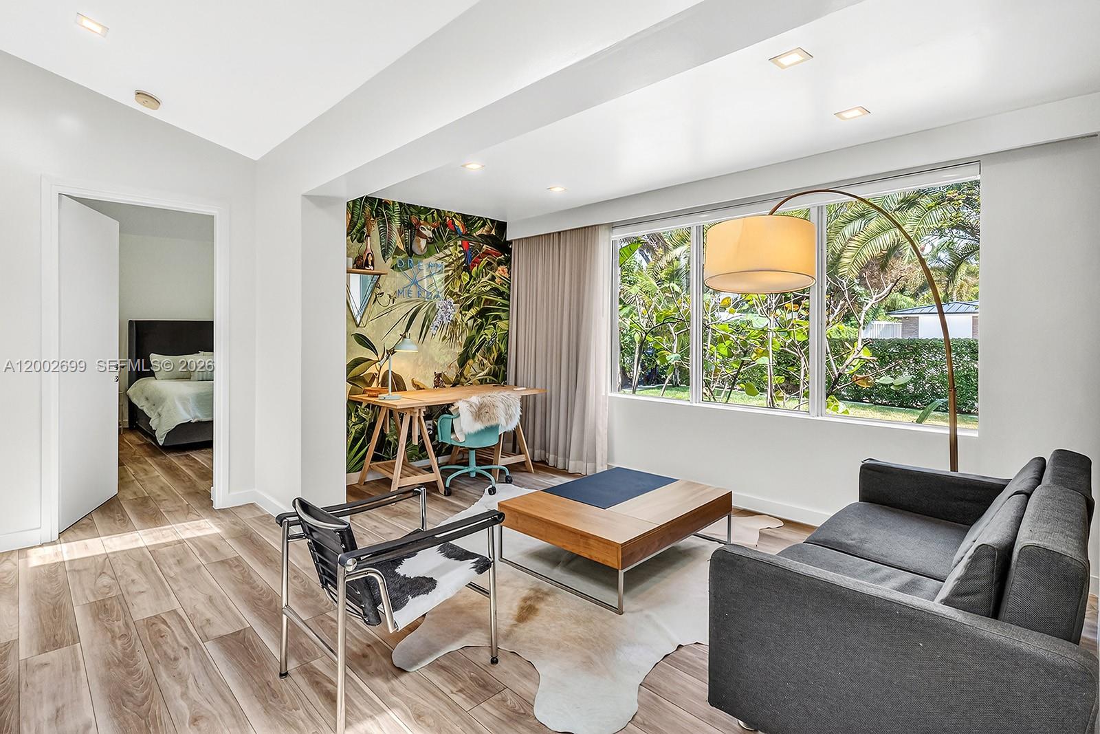 PARK PLAZA CORR PL OF - Residential Lease
