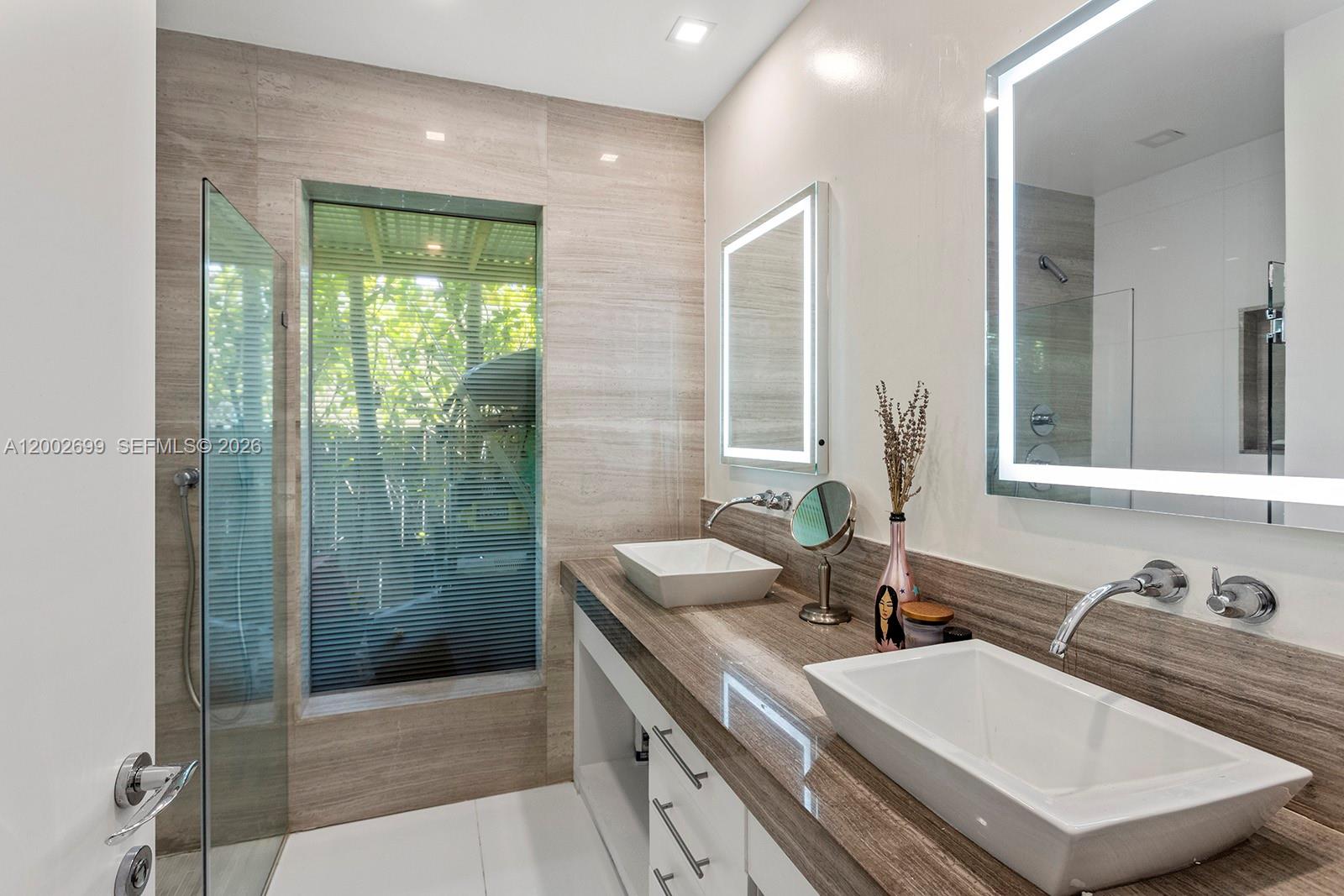 PARK PLAZA CORR PL OF - Residential Lease