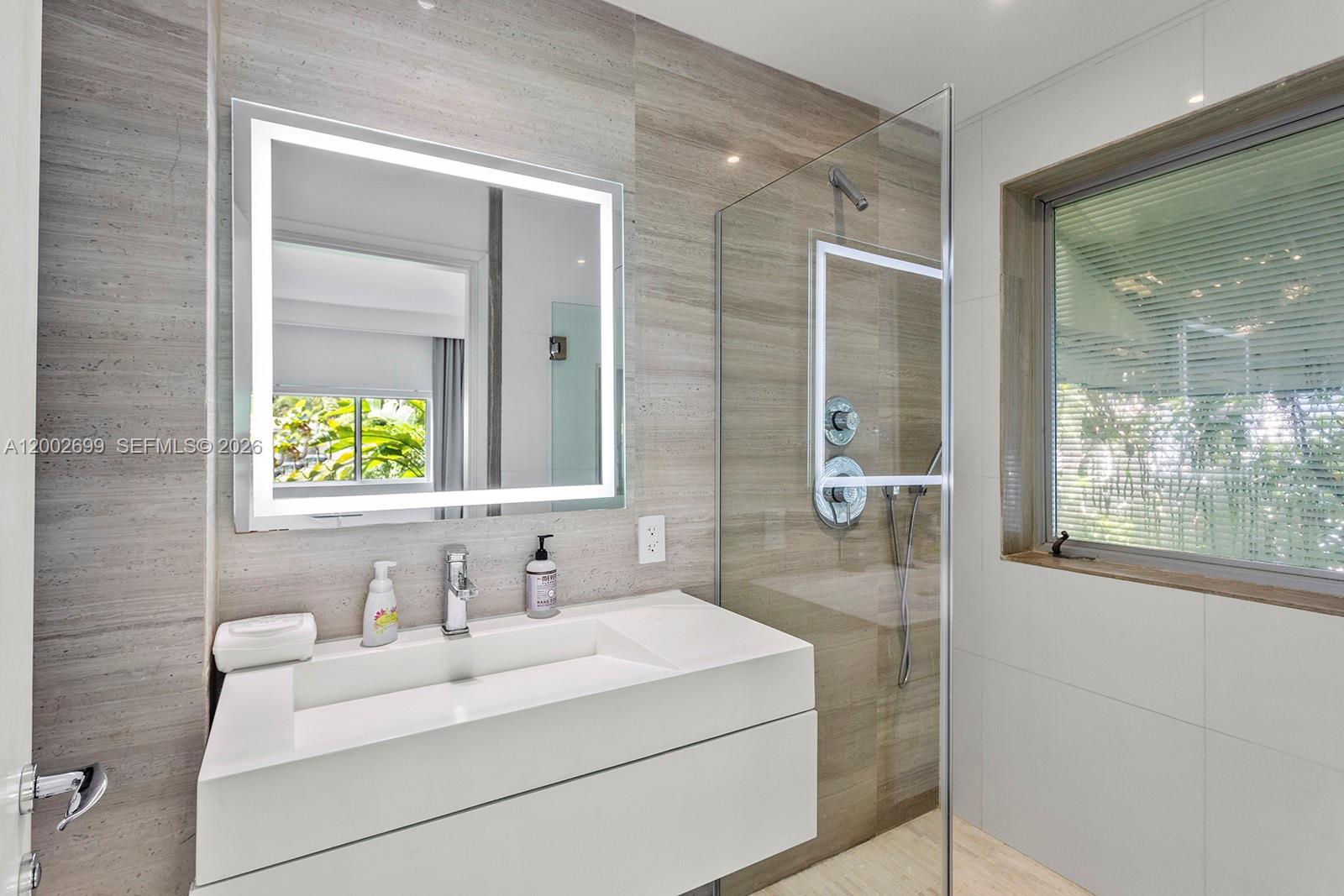 PARK PLAZA CORR PL OF - Residential Lease