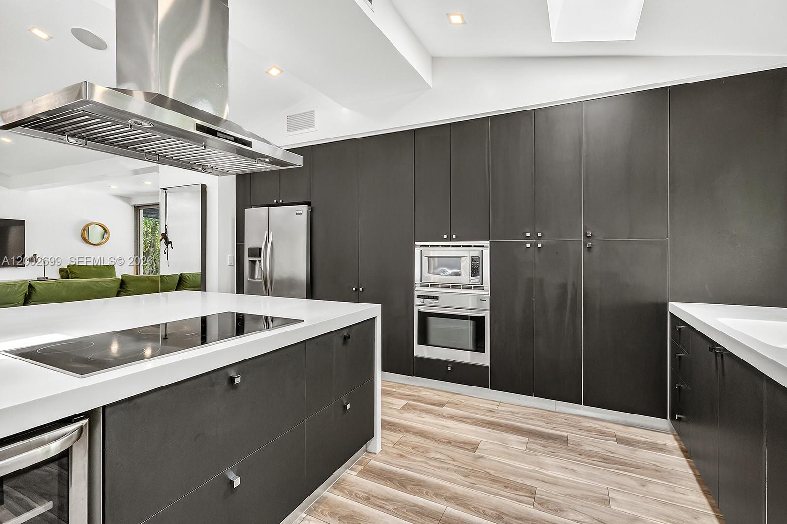 PARK PLAZA CORR PL OF - Residential Lease