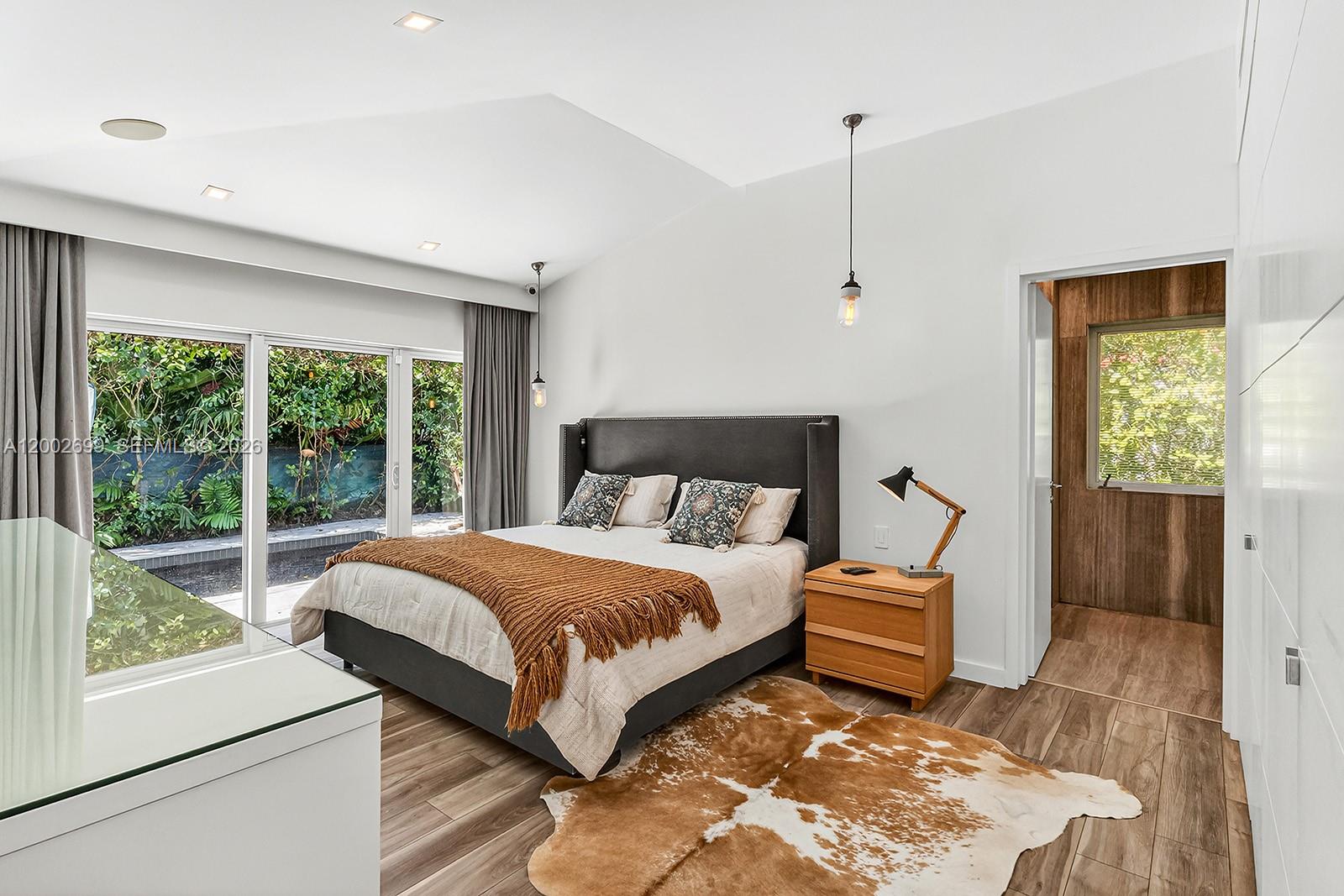 PARK PLAZA CORR PL OF - Residential Lease