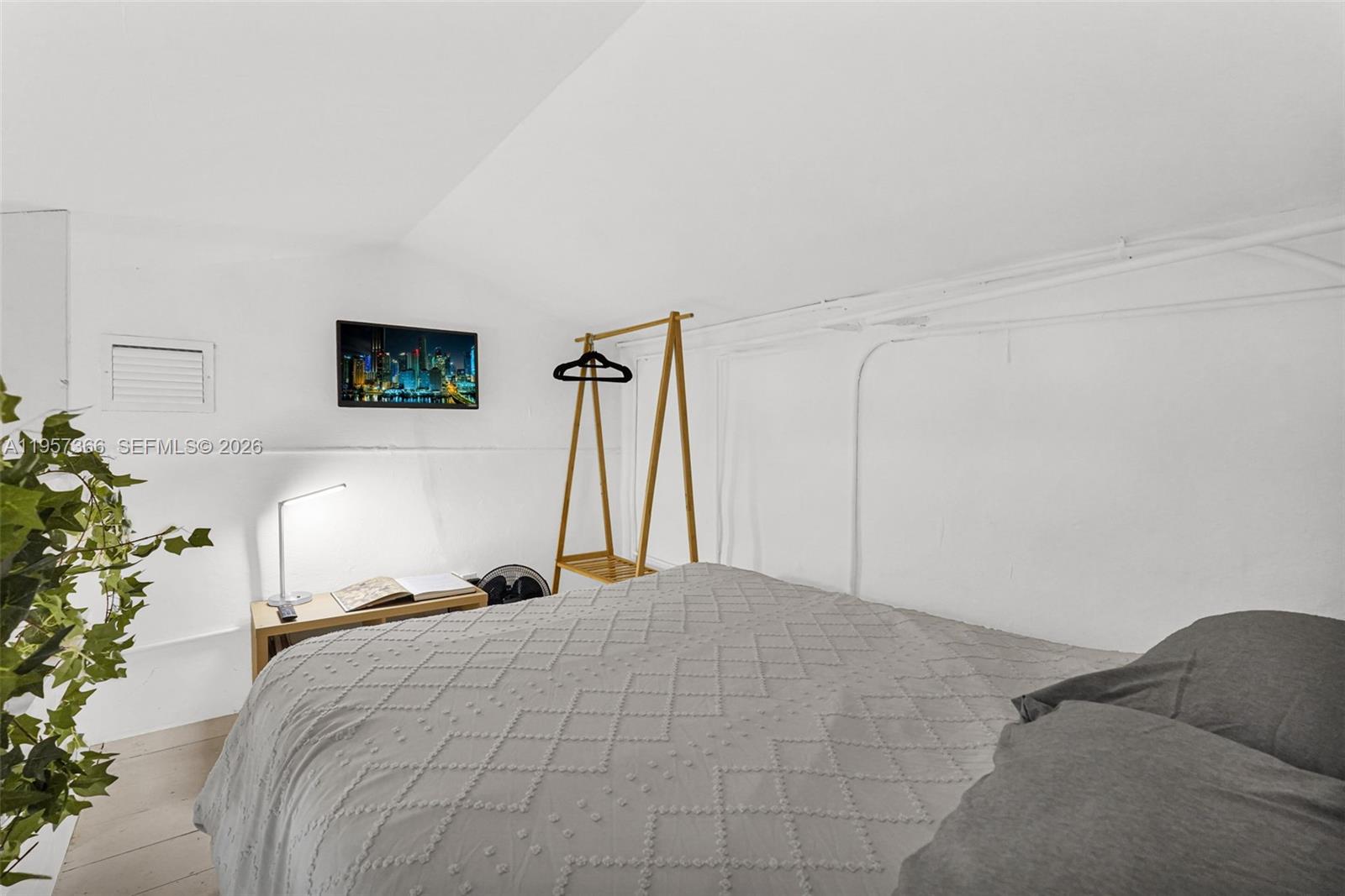 COLUMBIA PARK CORR PL - Residential Lease