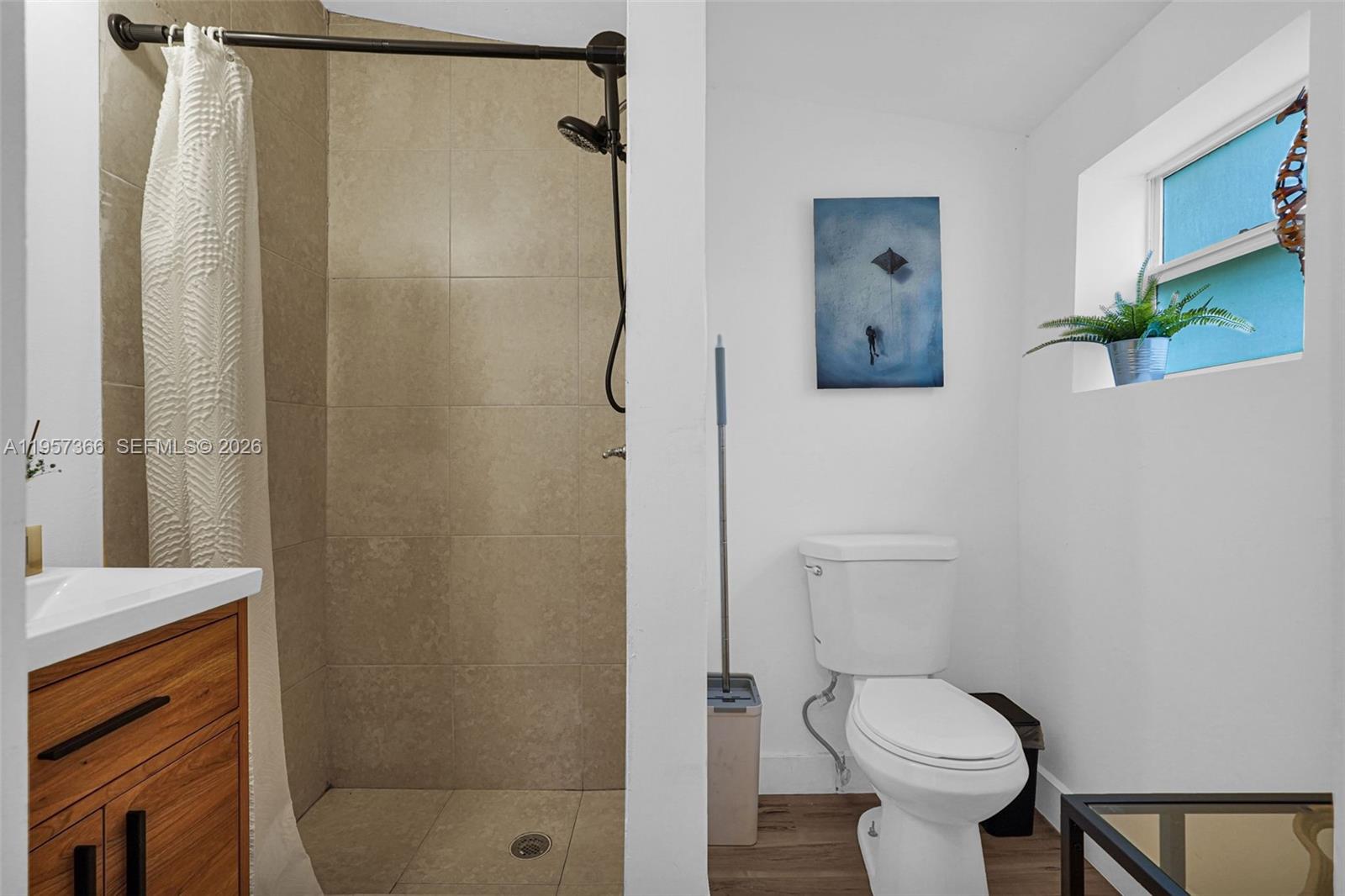 COLUMBIA PARK CORR PL - Residential Lease