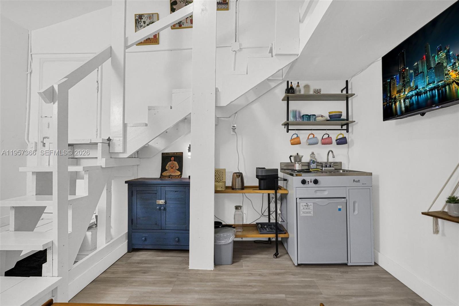 COLUMBIA PARK CORR PL - Residential Lease