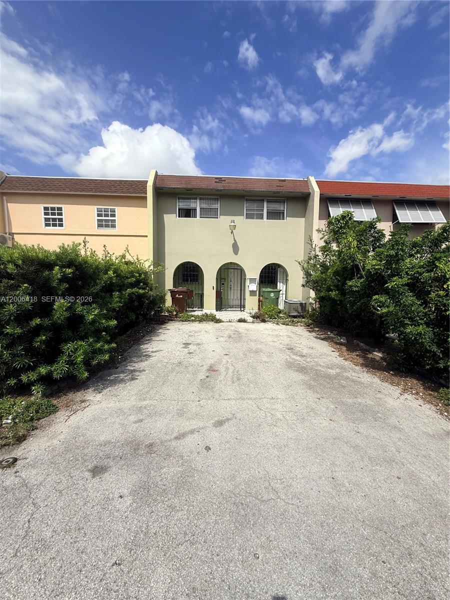 FIRST ADDN TO PALM SPRING - Residential