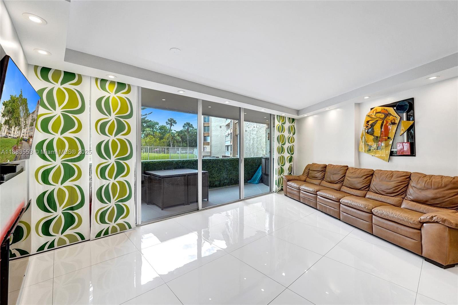 ENVIRON I CONDO 9 - Residential