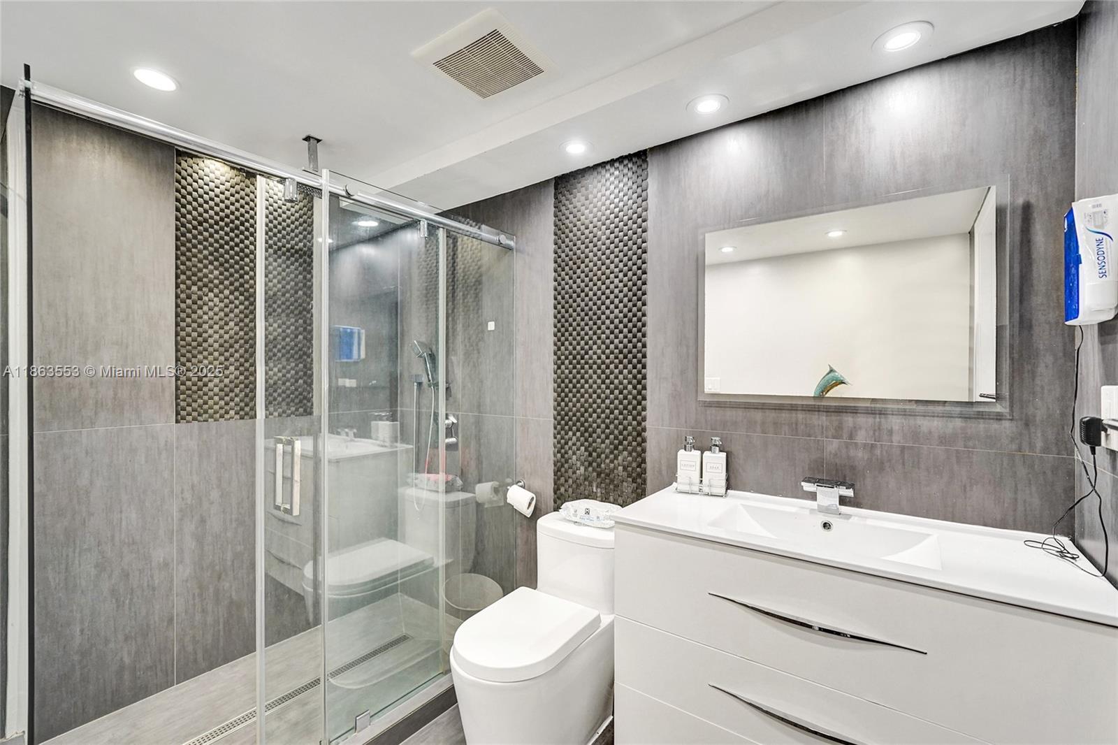 ENVIRON I CONDO 9 - Residential