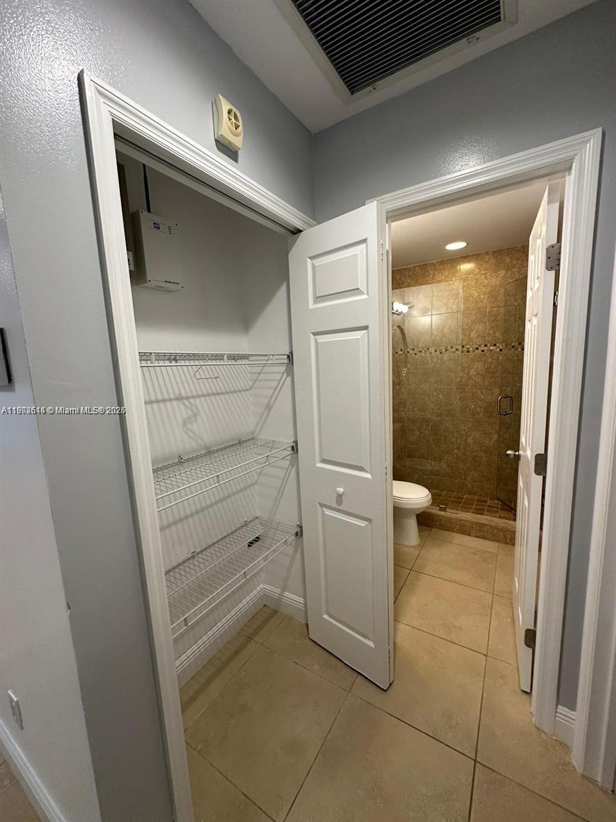 PEMBROKE LAKES SOUTH - Residential Lease