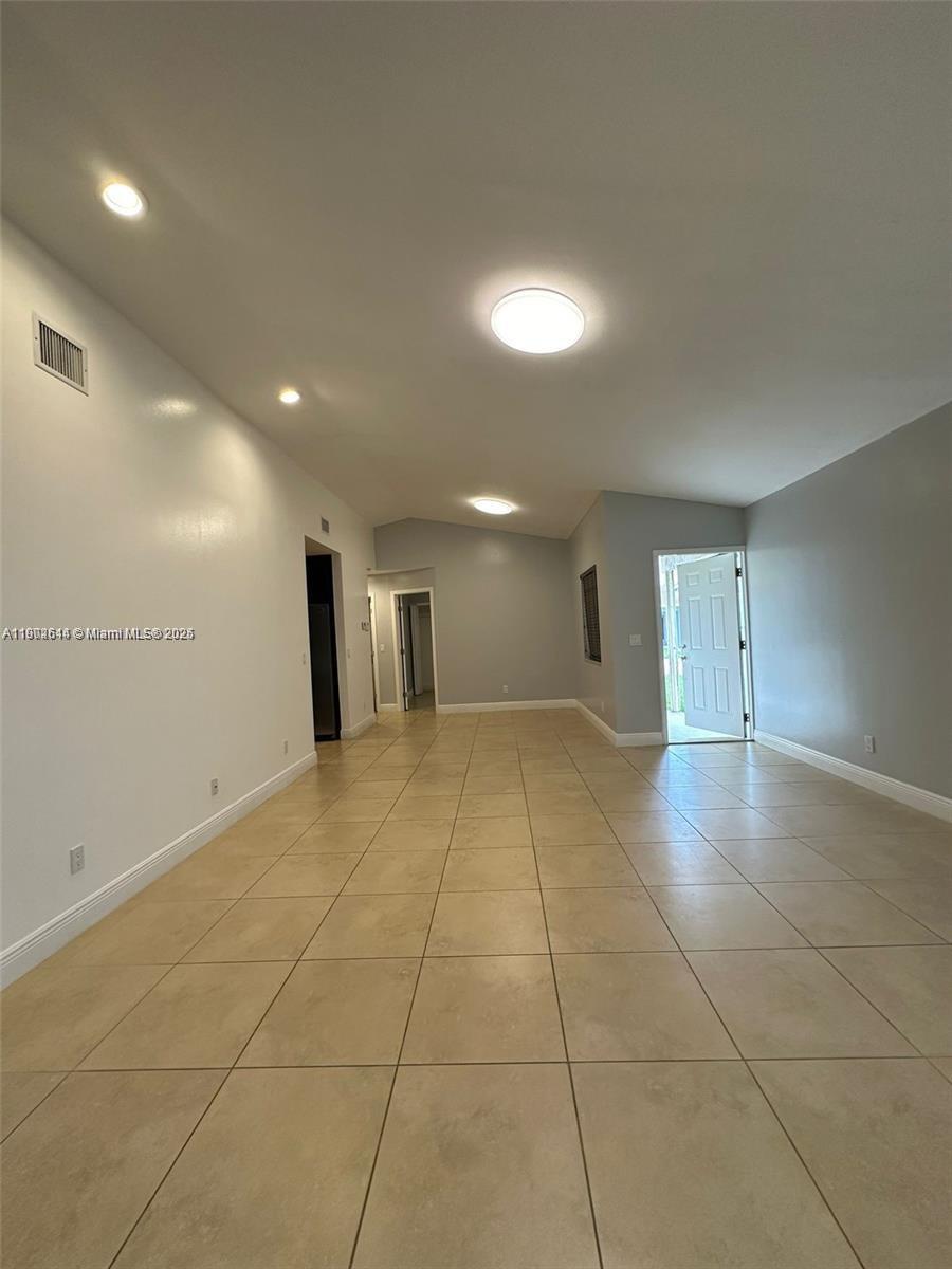 PEMBROKE LAKES SOUTH - Residential Lease