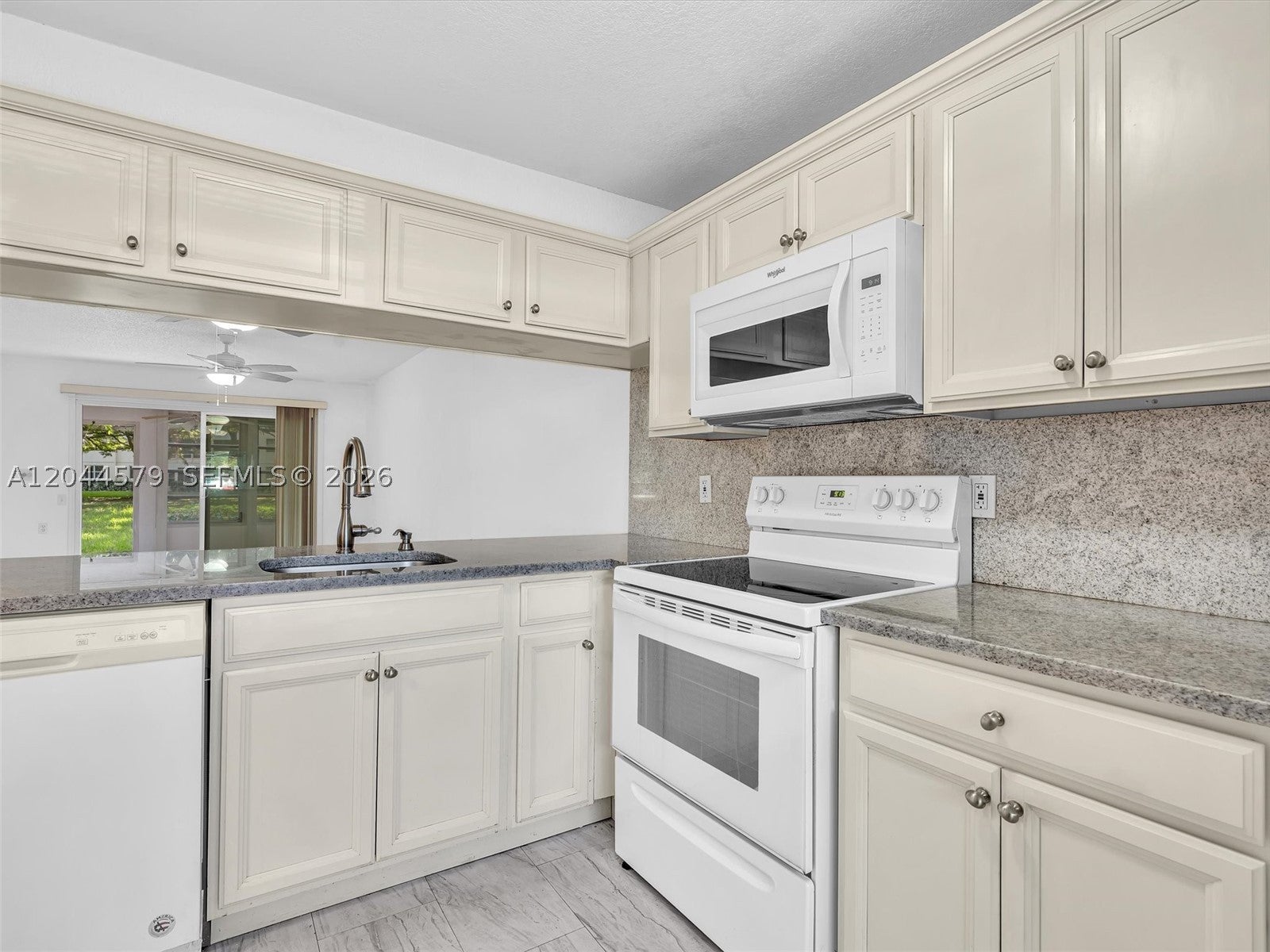 View photos, virtual tours, details... 1212 SE Bahama Bnd G1