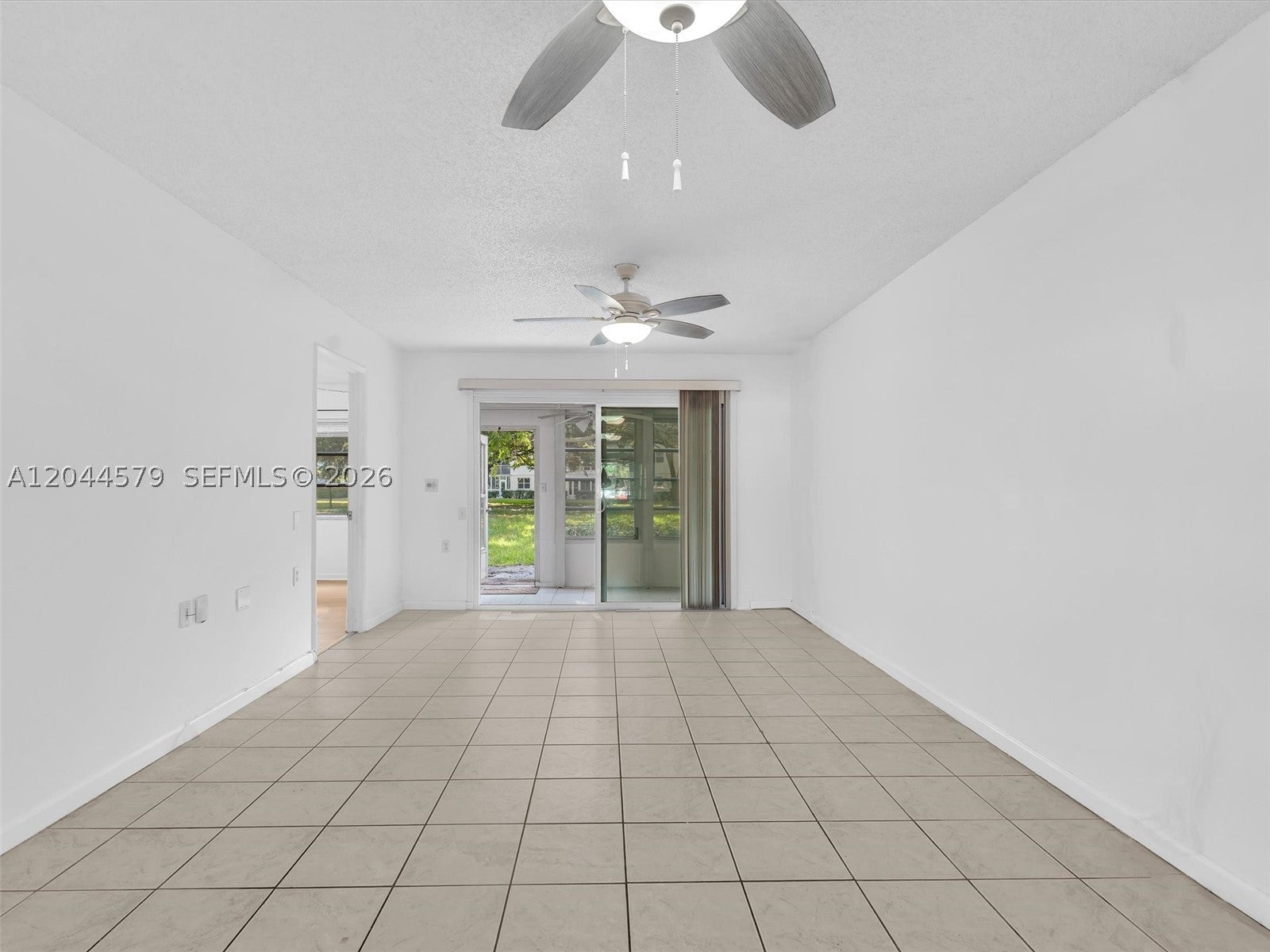 View photos, virtual tours, details... 1212 SE Bahama Bnd G1