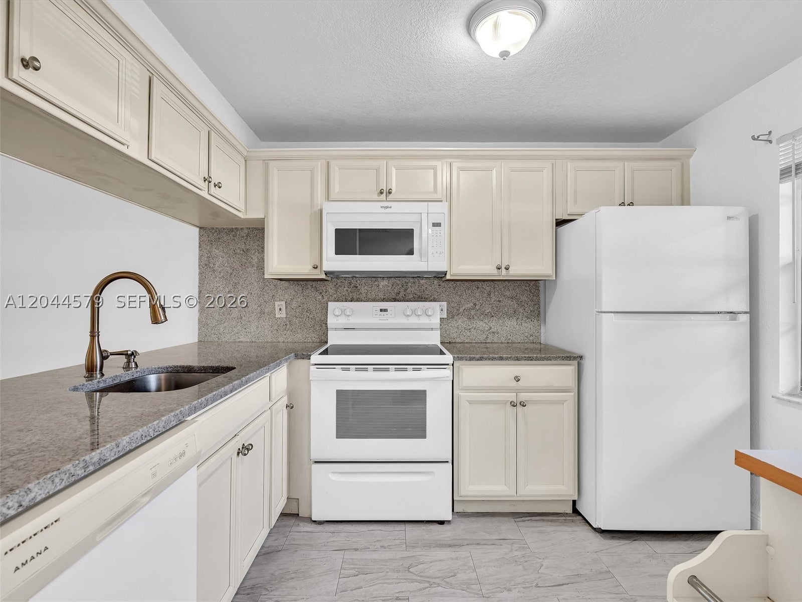 View photos, virtual tours, details... 1212 SE Bahama Bnd G1