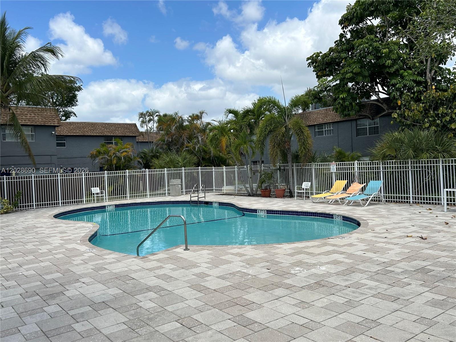 TOWNHOUSES OF PLANTATION - Residential