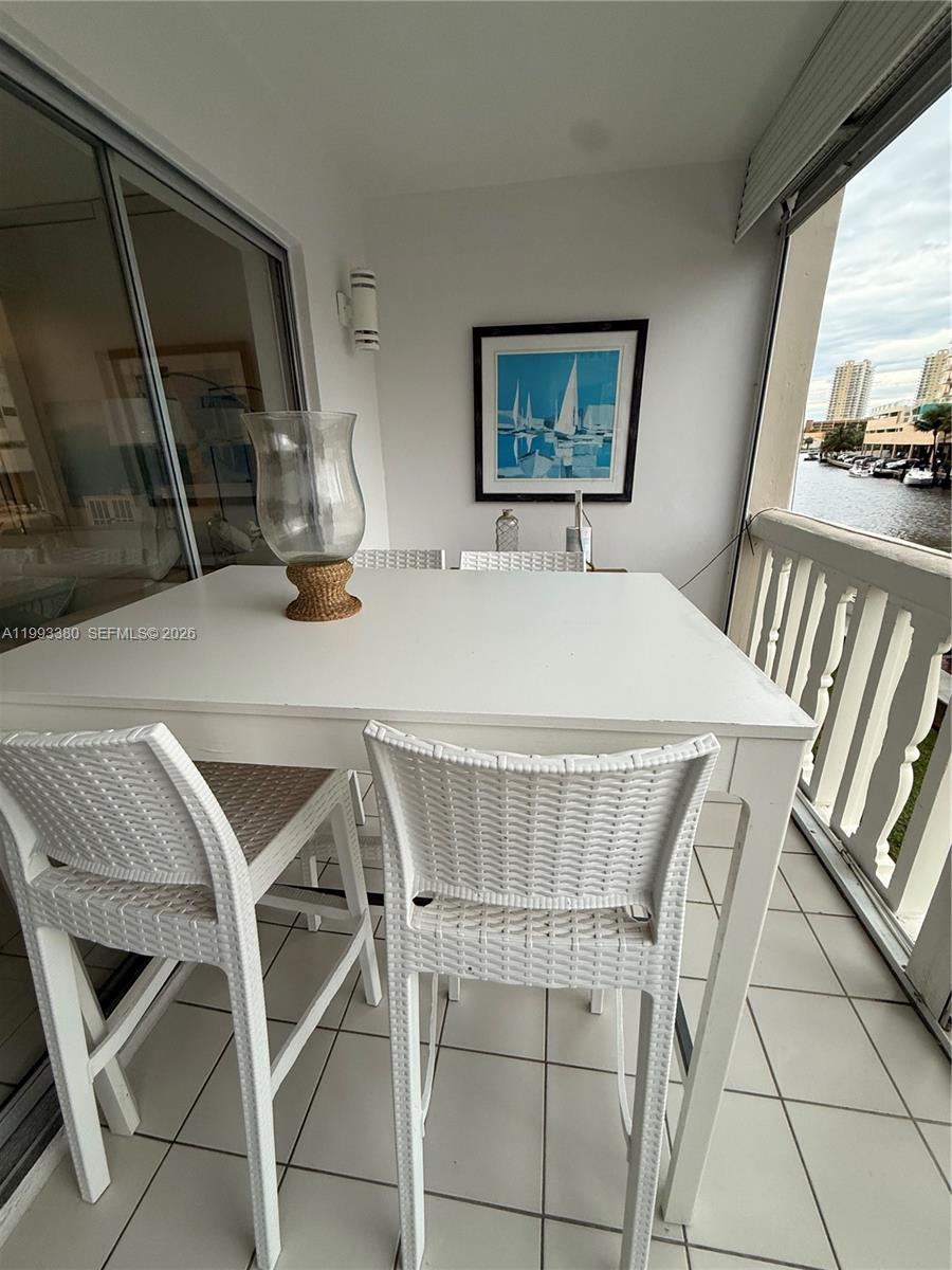 440 Paradise Isle Blvd 205