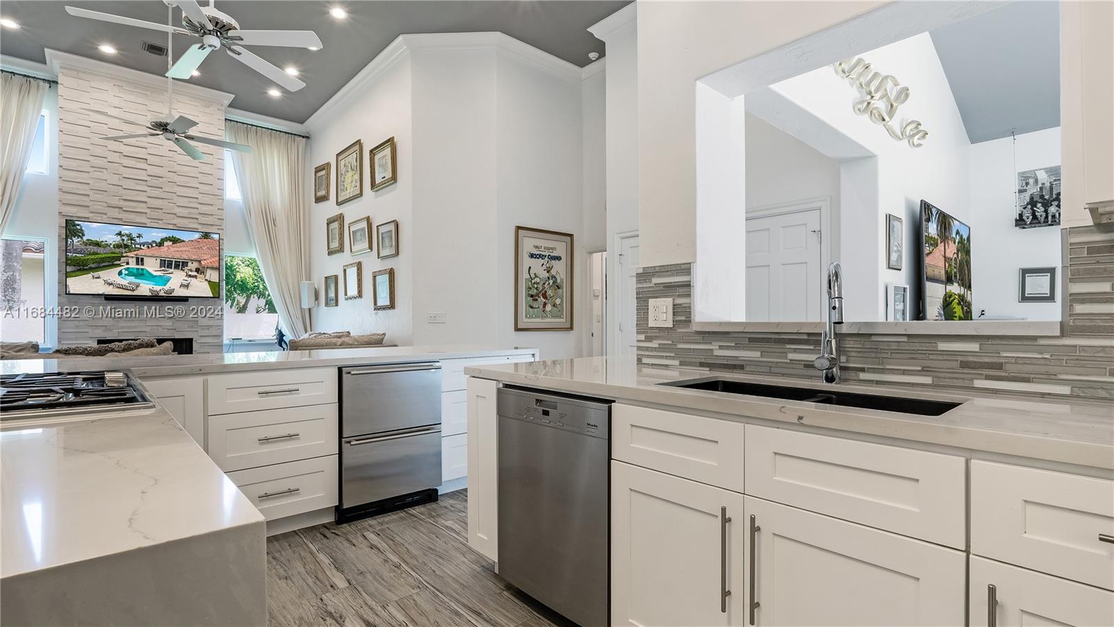 PELICAN ISLE - Residential